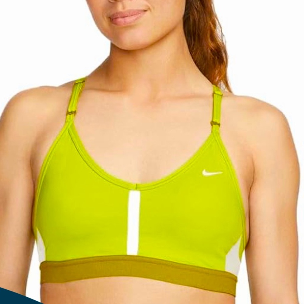 NIKE NWT light-support, padded V-Neck sports bra😃